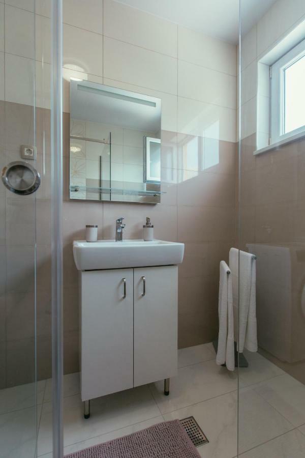 Maslina & Lavanda Apartment Подстрана Екстериор снимка
